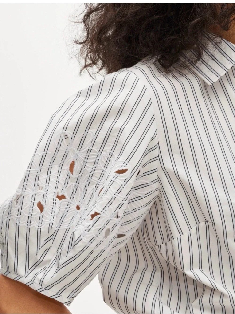 J CREW SIZE 8 Eyelet puff-sleeve shirt in striped cotton poplin CT095